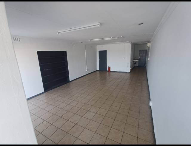 45M² RETAIL TO LET IN BAILLIE PARK